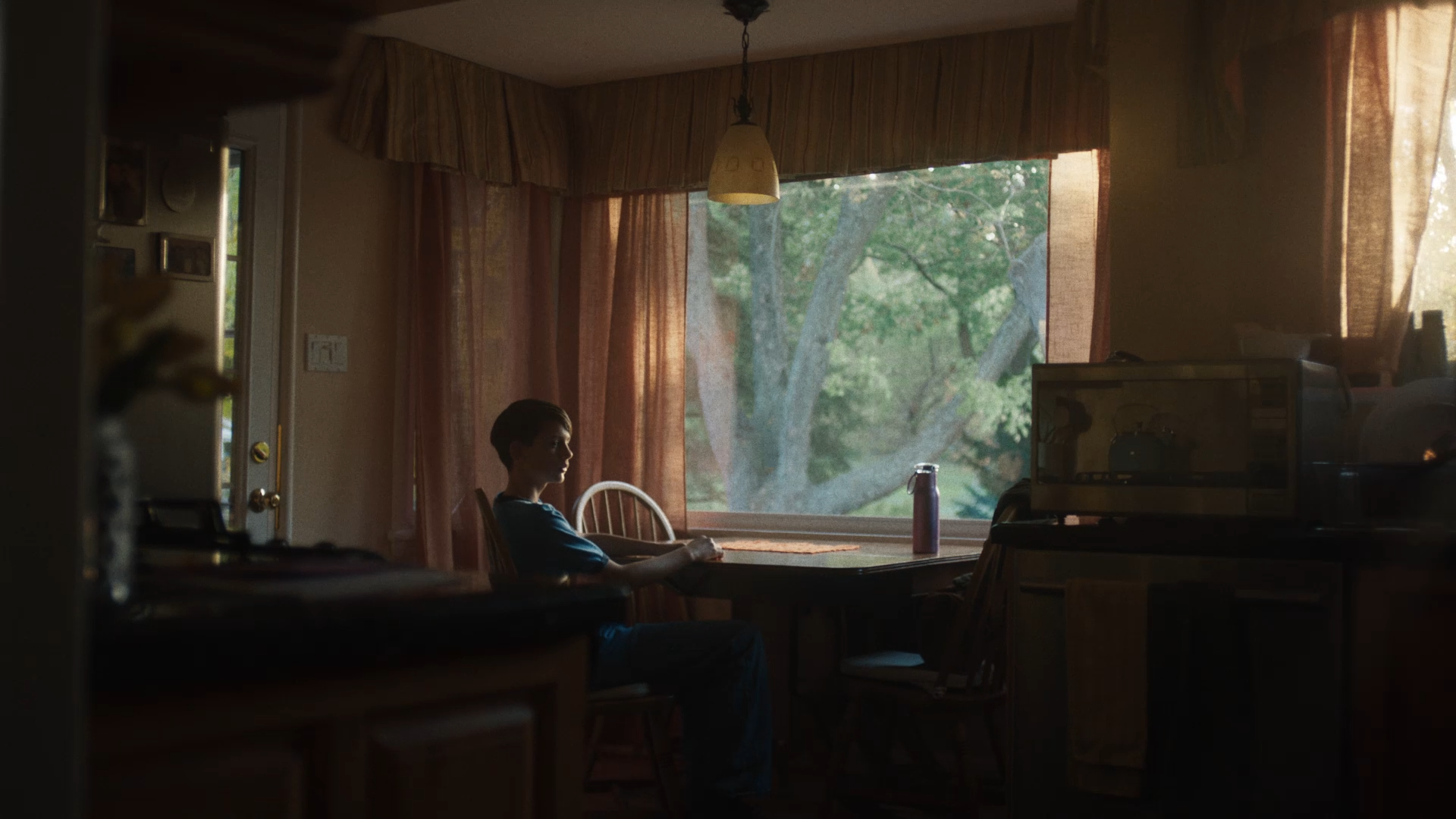 BIRD WHITE RIBBONfull A35 ULTRA PRIMES.00_00_16_23.Still003