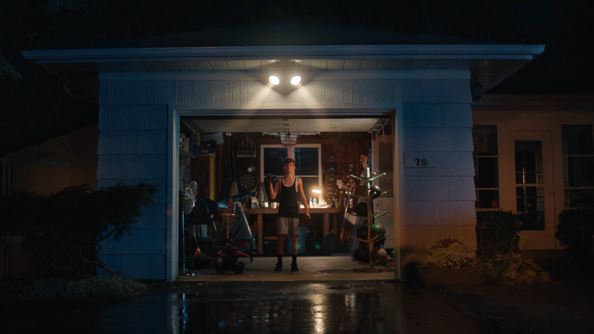 BIRD WHITE RIBBONfull A35 ULTRA PRIMES.00_01_26_00.Still023