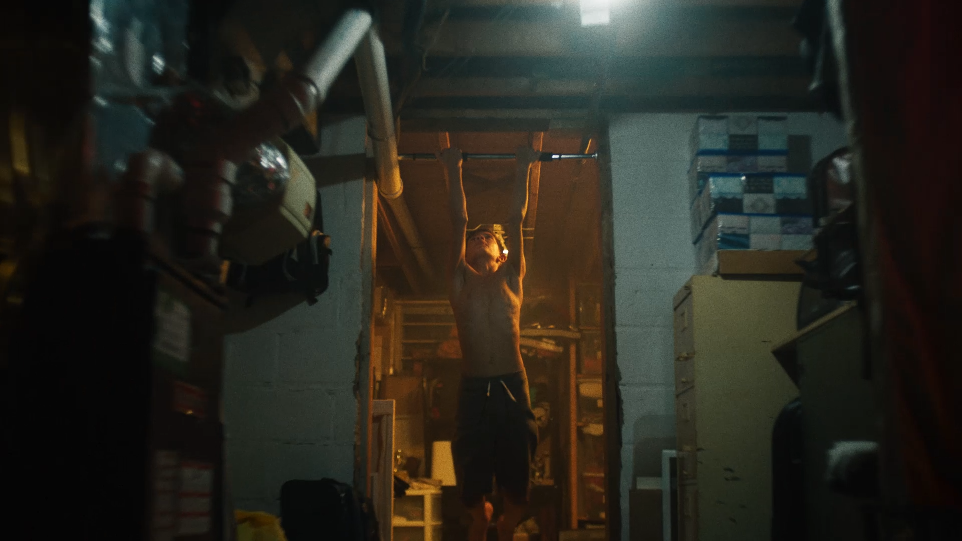 BIRD WHITE RIBBONfull A35 ULTRA PRIMES.00_02_12_09.Still034