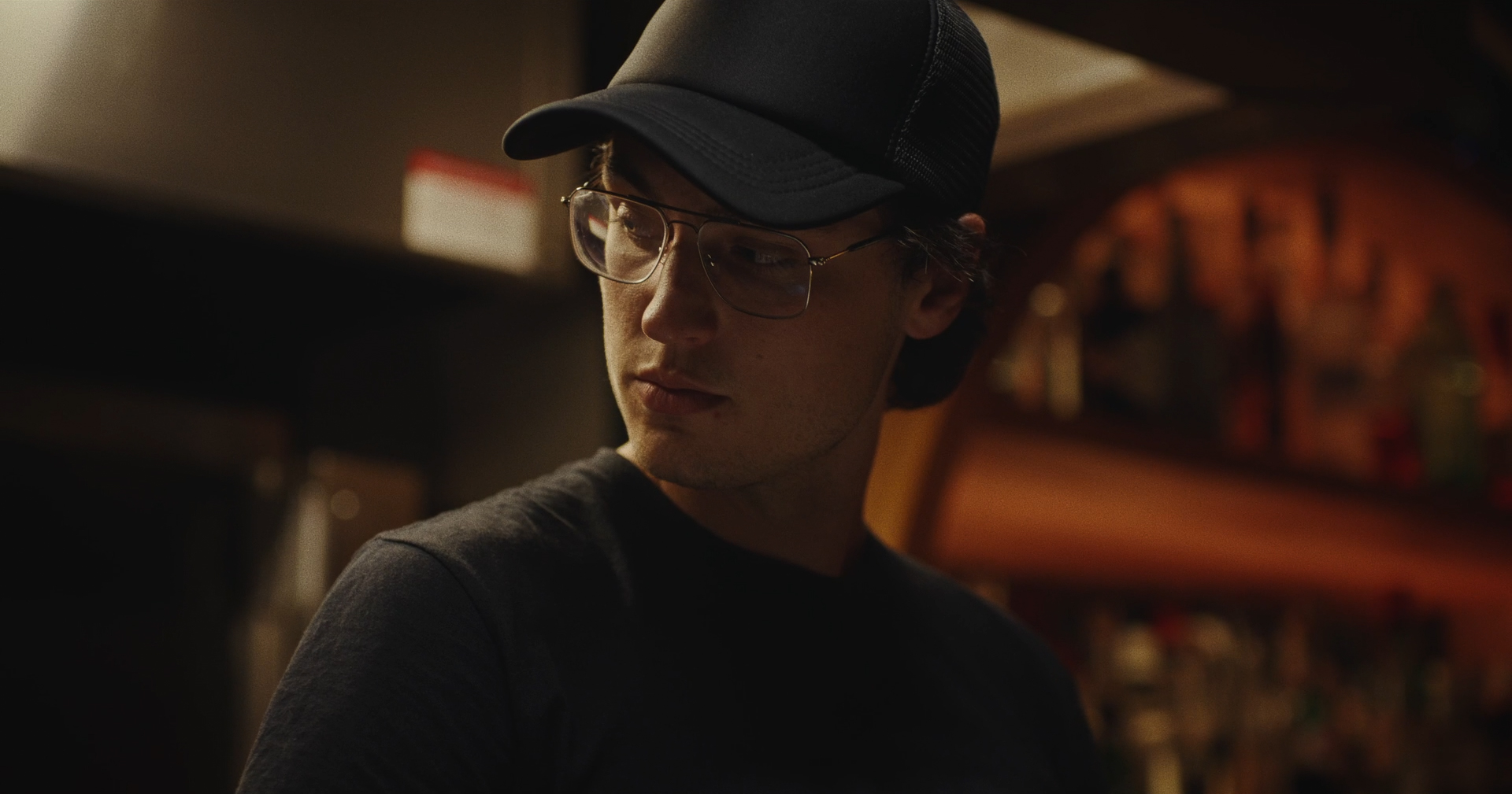 DISHPIT HOPKINS KOMODOX SUPERS.mov.01_05_43_17.Still034