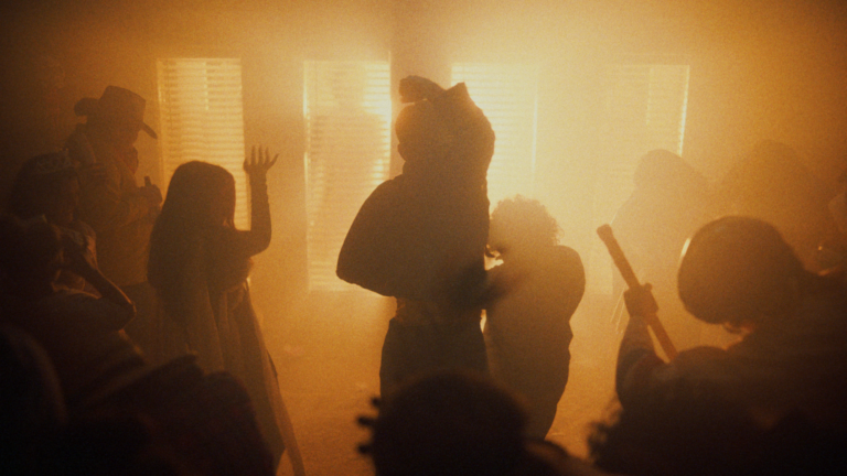 KidsvsAliens_Feature_UHD_4444_8Trk_V3_20221202.mov.01_35_05_20.Still288