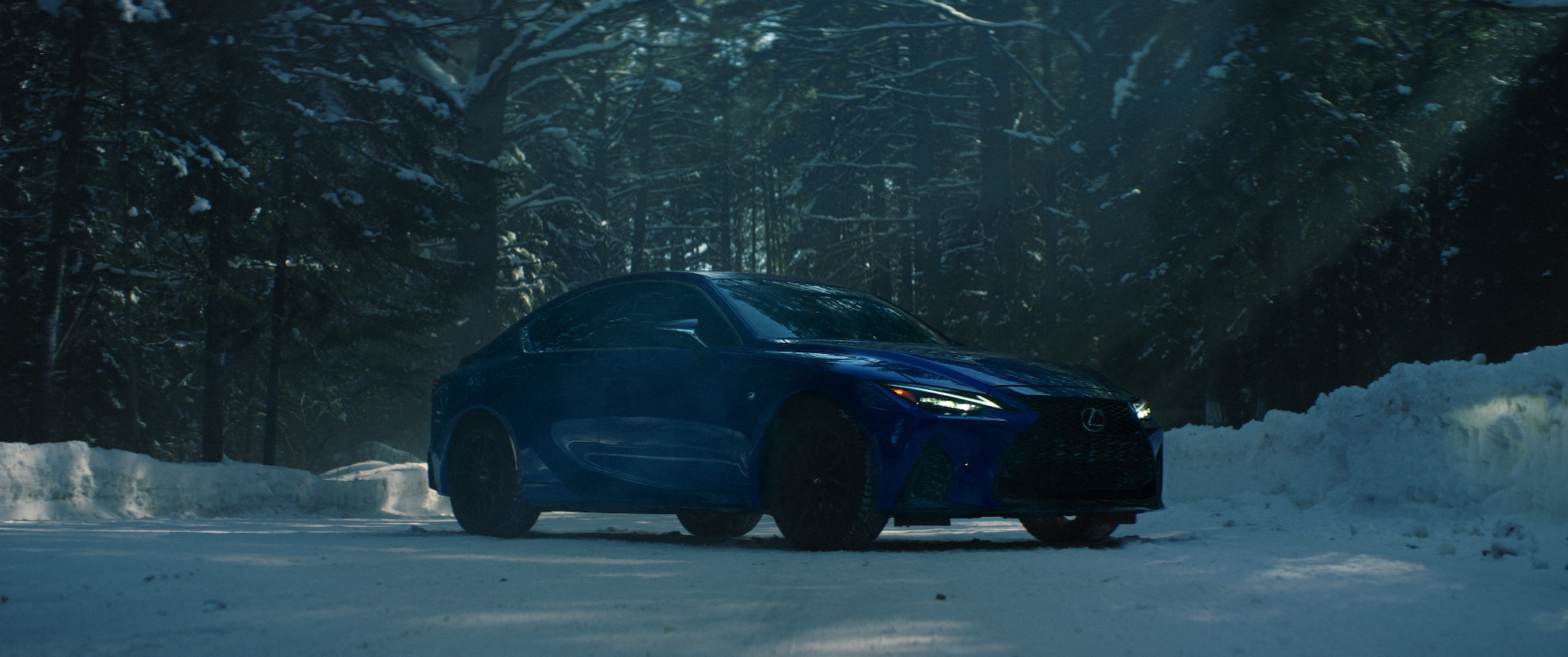 LexusIS_DirCut_2048x858.mov.10_00_15_07.Still023